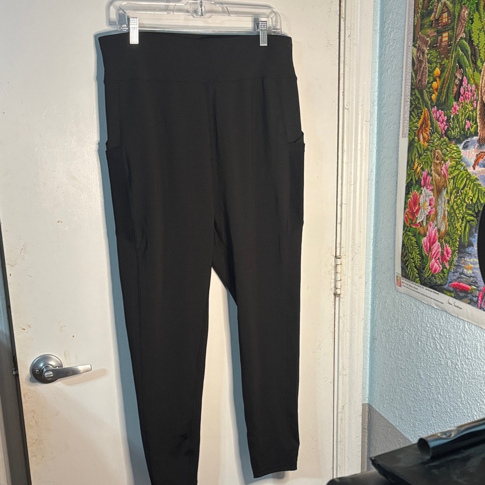 Pop Fit Black High-Waisted Leggings
